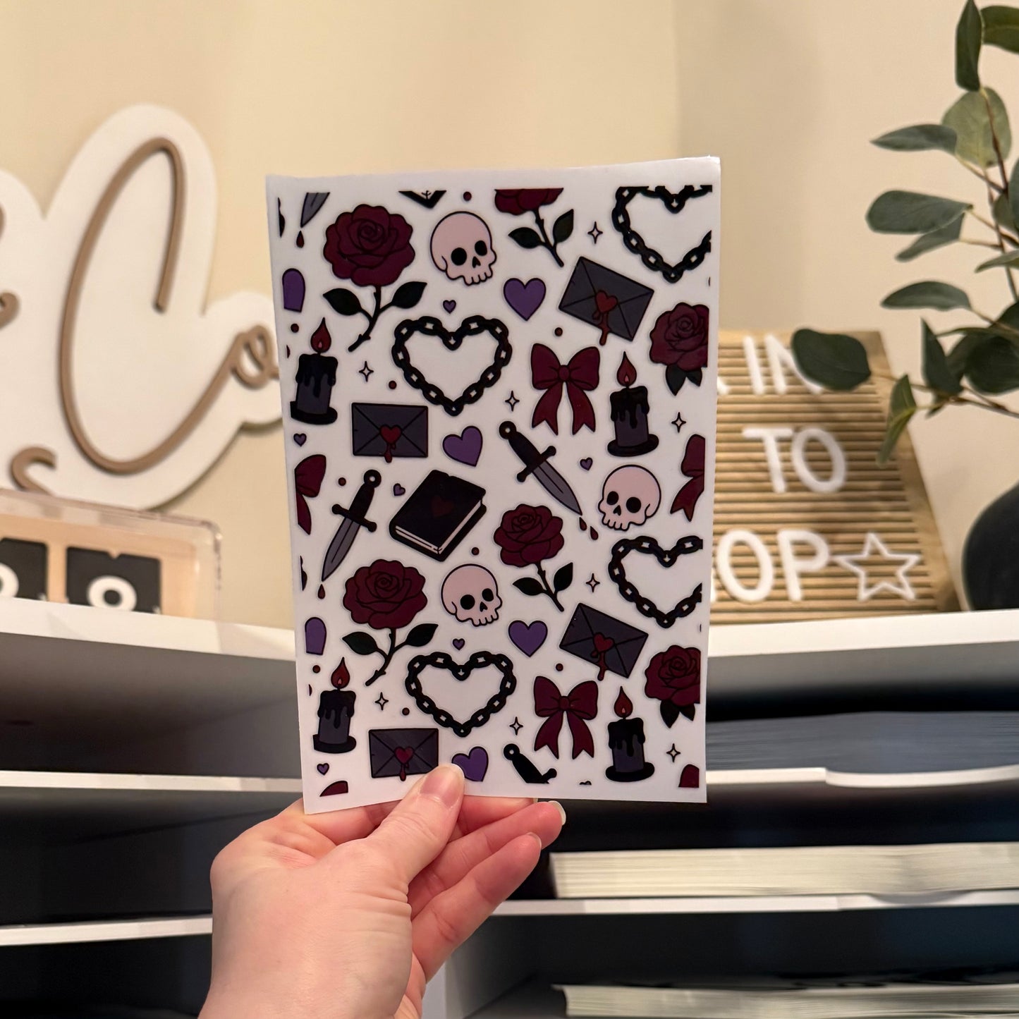 Dark Romance UVDTF Kindle Case 6.8”
