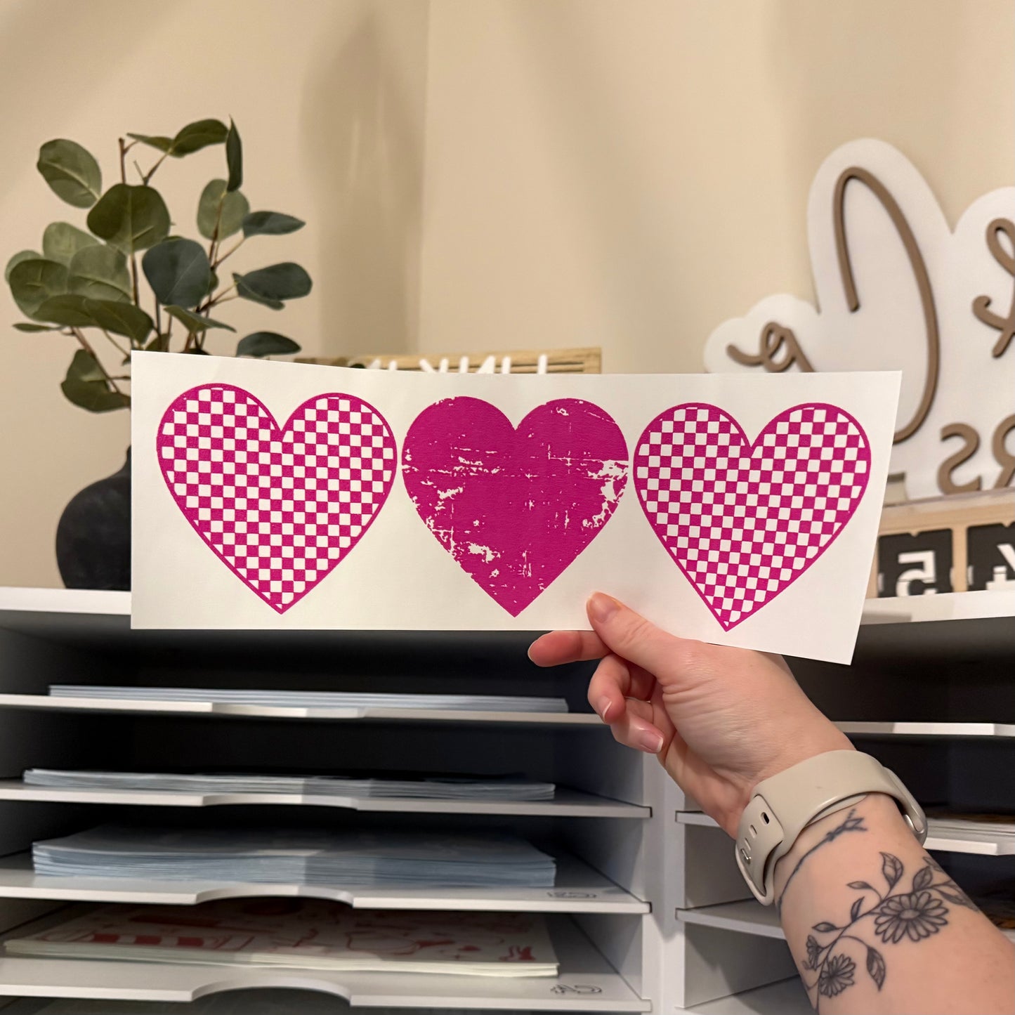 Distressed Checker Hearts Single Color (Hot Pink)